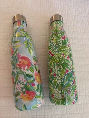 Set of 2 Starbucks Lilly Pulitzer Swell Bottles